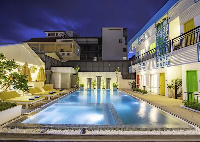 Glow Inn 4*